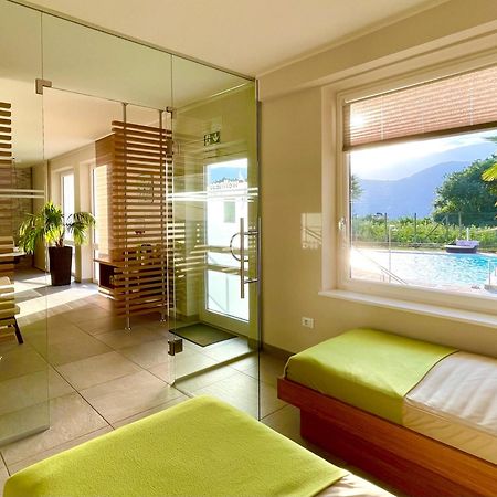 Hotel Garni Gruener Baum 拉伊韦斯 外观 照片