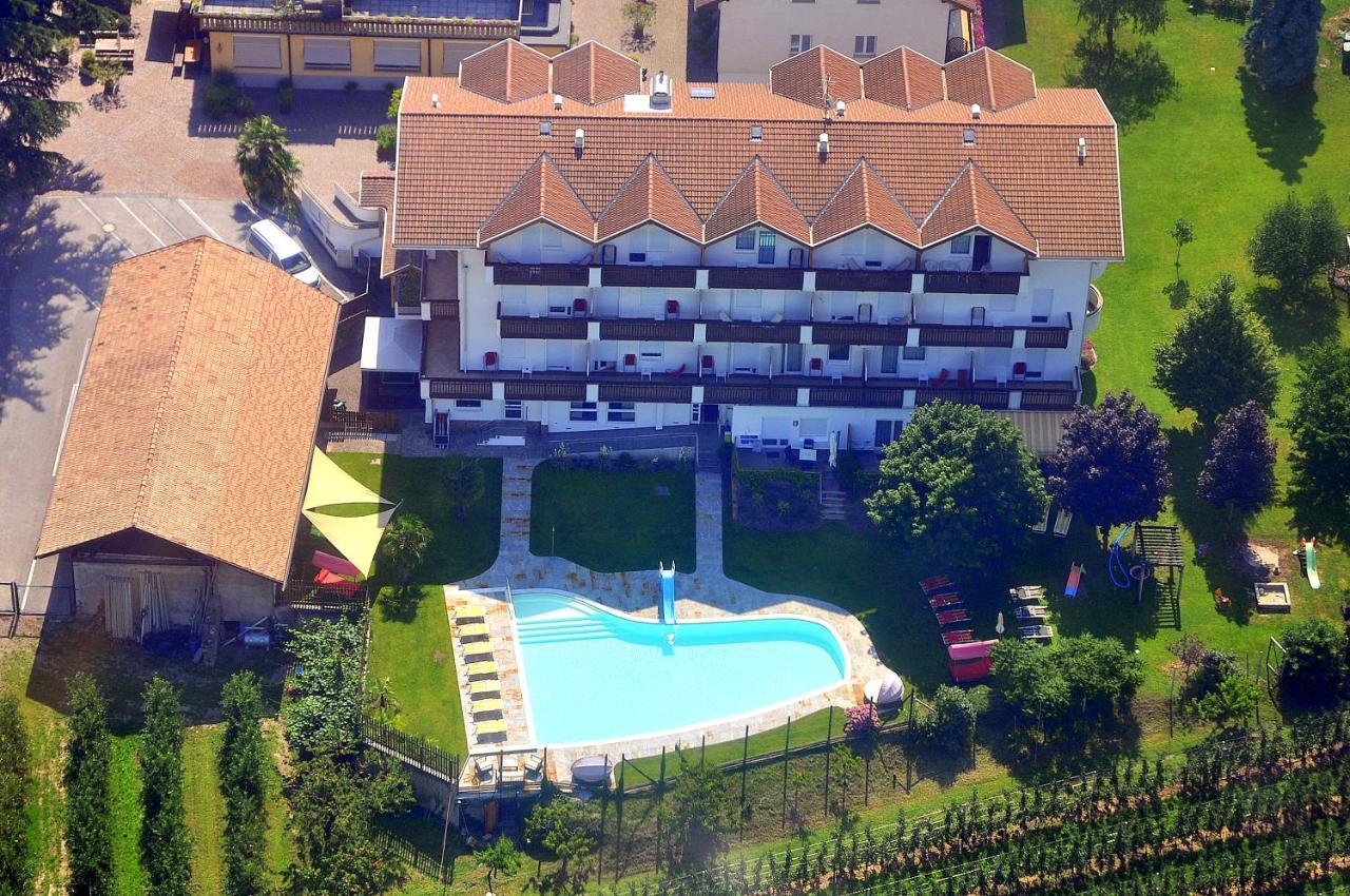 Hotel Garni Gruener Baum 拉伊韦斯 外观 照片