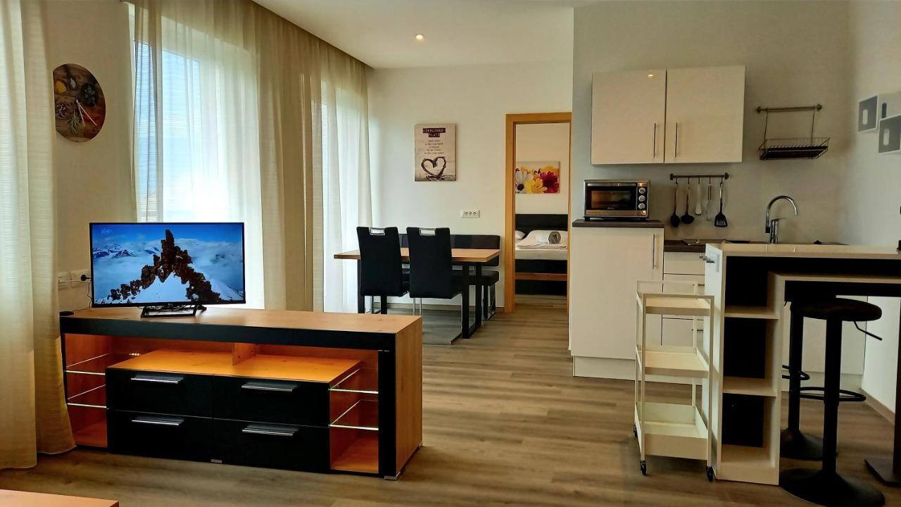 Hotel Garni Gruener Baum 拉伊韦斯 外观 照片
