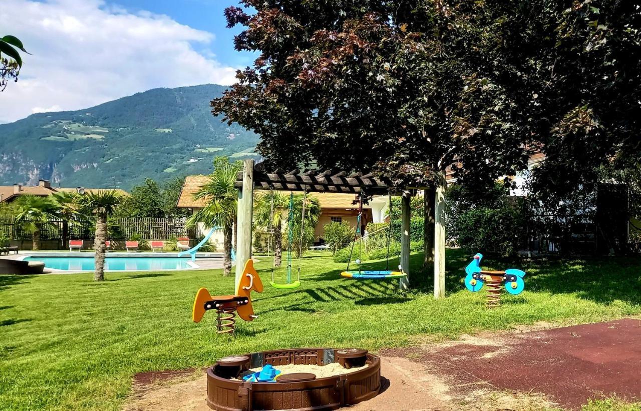 Hotel Garni Gruener Baum 拉伊韦斯 外观 照片