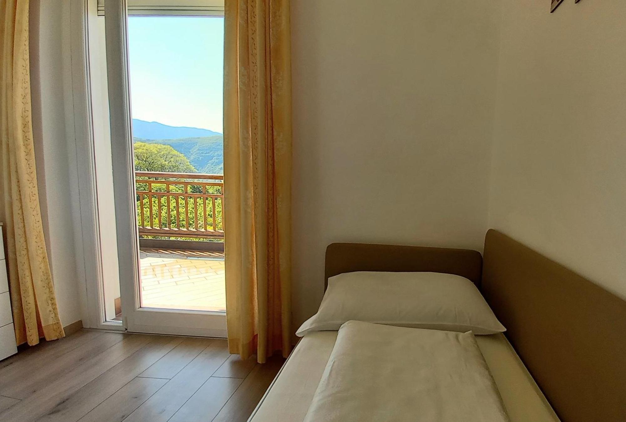 Hotel Garni Gruener Baum 拉伊韦斯 外观 照片