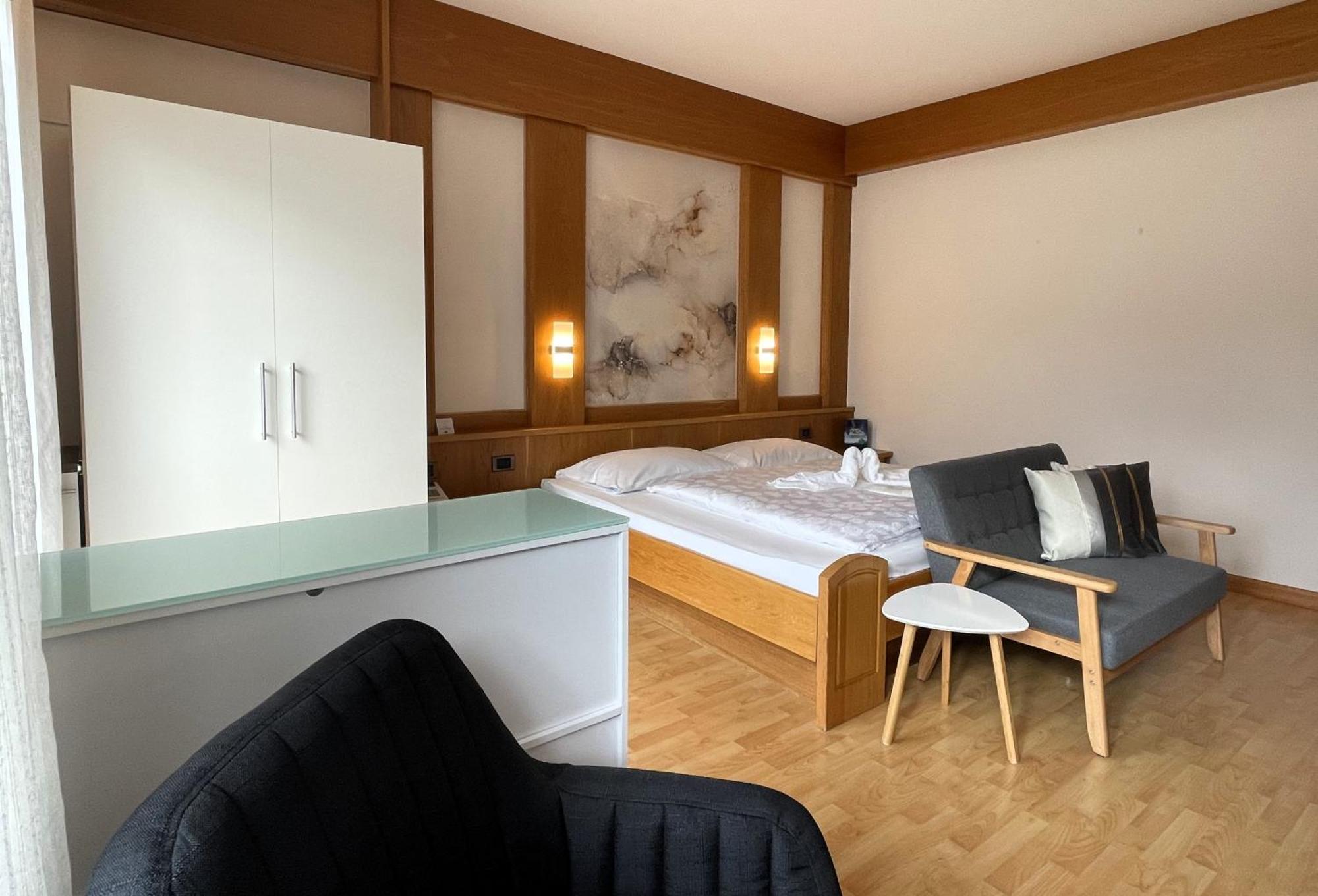 Hotel Garni Gruener Baum 拉伊韦斯 客房 照片