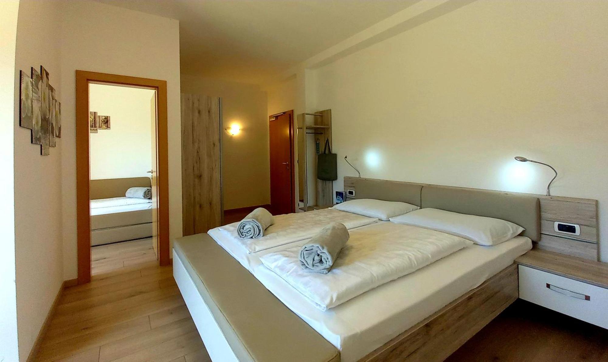 Hotel Garni Gruener Baum 拉伊韦斯 外观 照片
