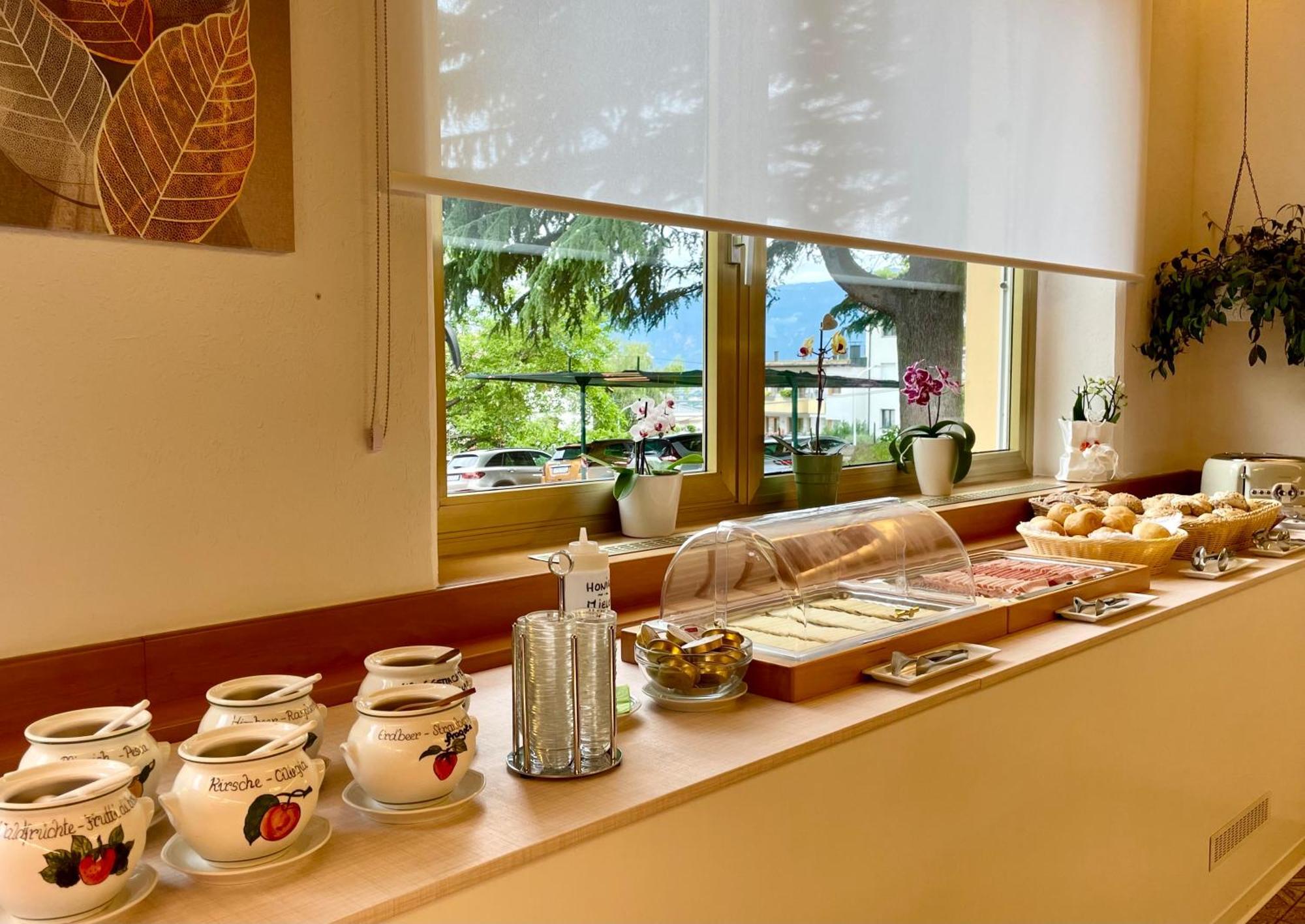 Hotel Garni Gruener Baum 拉伊韦斯 外观 照片