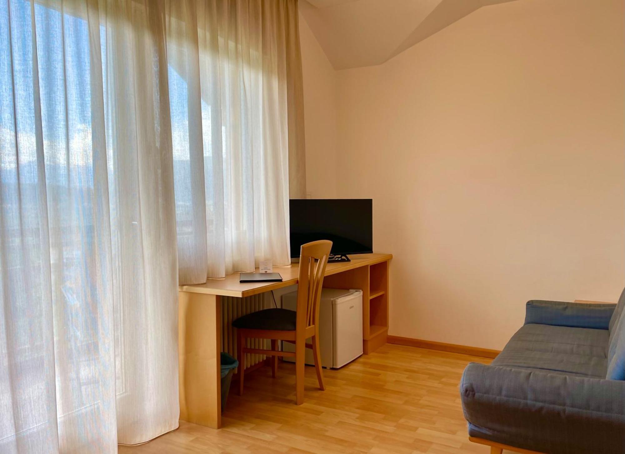Hotel Garni Gruener Baum 拉伊韦斯 外观 照片